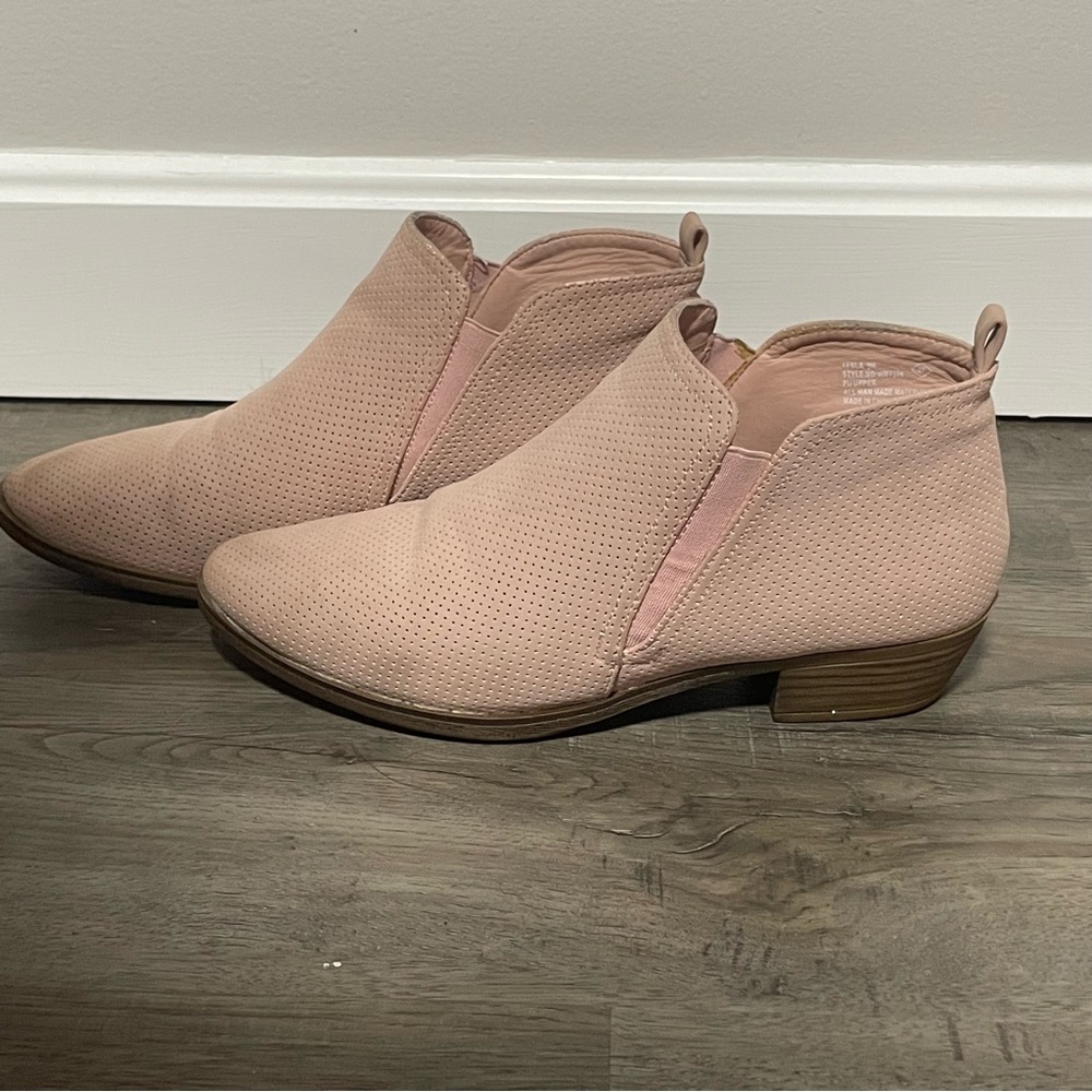 Light pink ankle booties